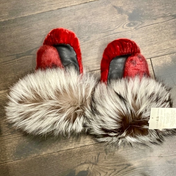 NUNAVIK SEALSKIN FUR MITTENS - NWT - Picture 1 of 4